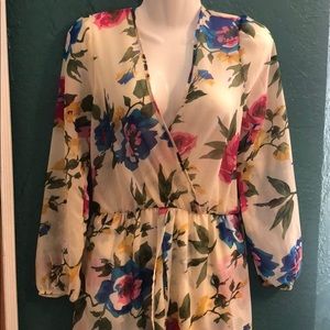 NWOT Sheer floral romper great condition